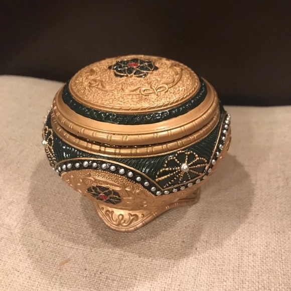 The San Francisco Music Box Company Anastasia Alexandra & Nicholas